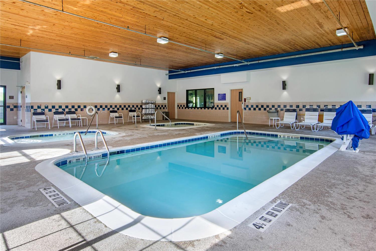 Comfort Inn & Suites Cooperstown / Milford 6/12