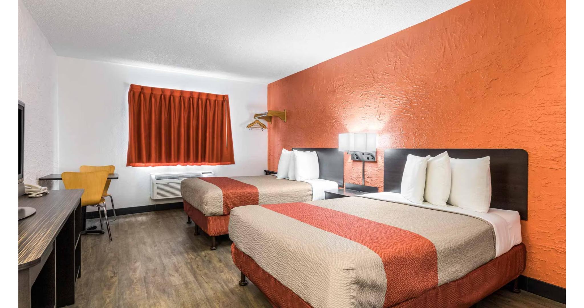 2 Full Beds - Non-Smoking