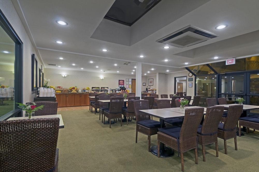 Maple Tree Inn 33/40