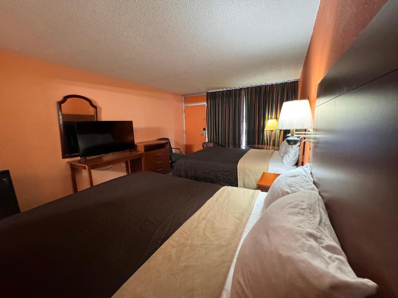 College Inn Spartanburg 14/33