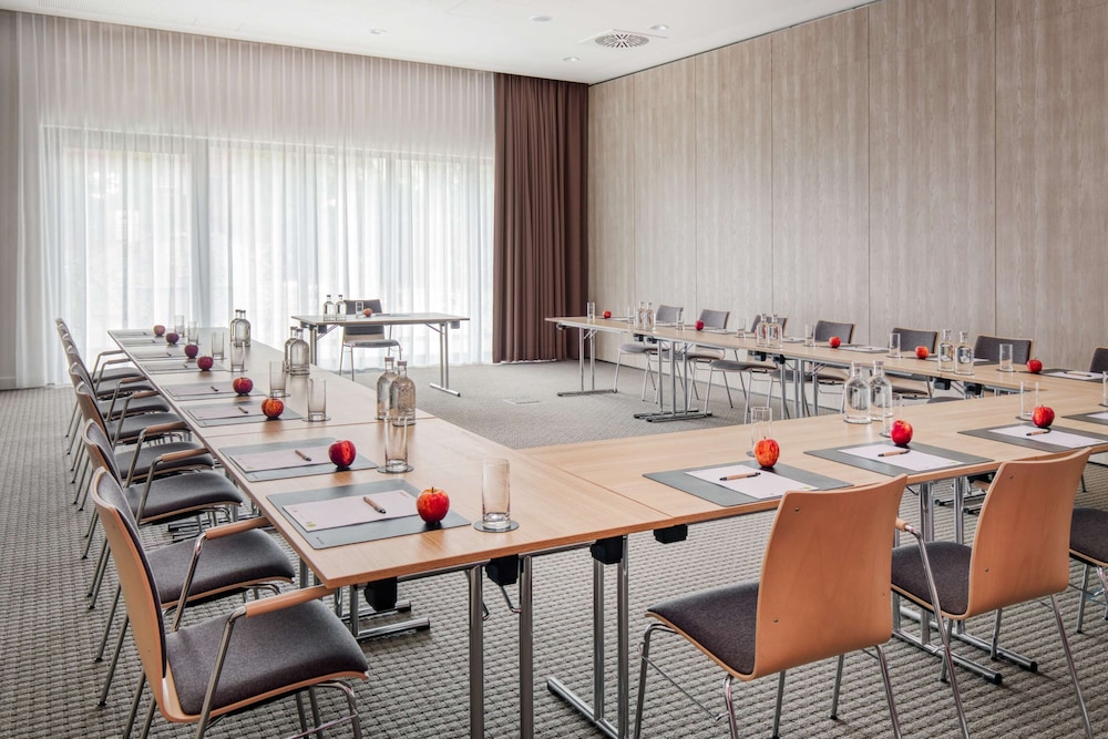 Intercityhotel Saarbrucken 45/50