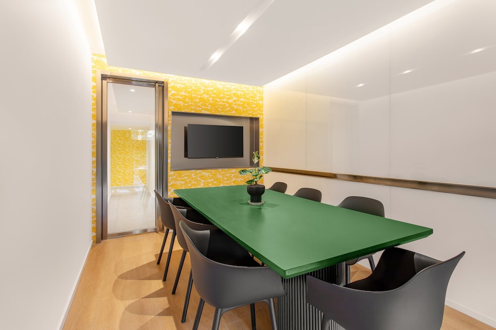Stey Qianhai Hotel & Apartment 56/66