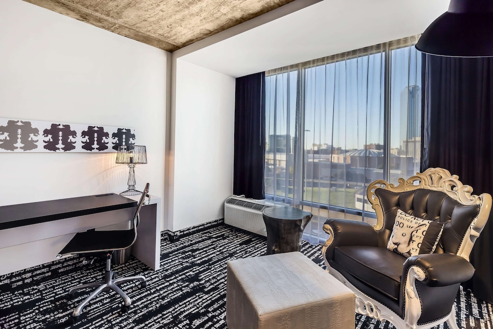 Lorenzo Hotel Dallas, Tapestry Collection by Hilton 40/82