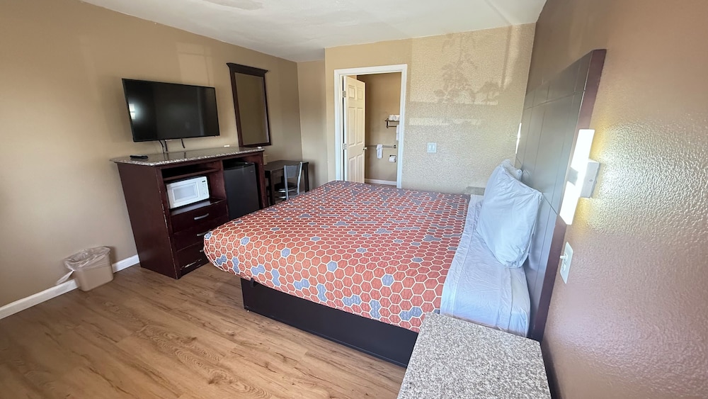 Valley Inn 24/44