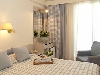 The Park Hotel Piraeus 8/28