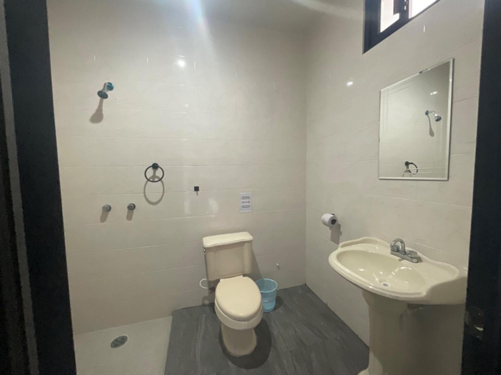 Hostal 230 35/38