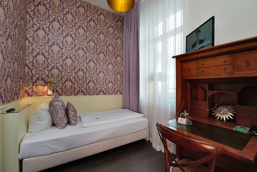 DOMSTERN HOTEL 5/64