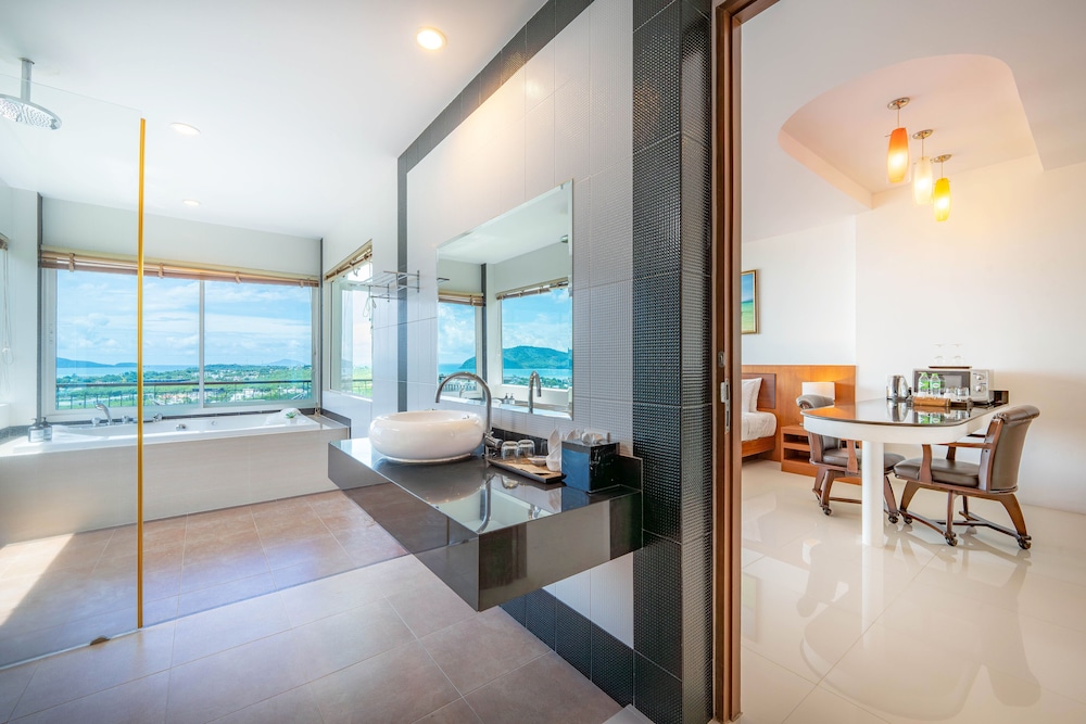 The View Rawada Phuket 56/56