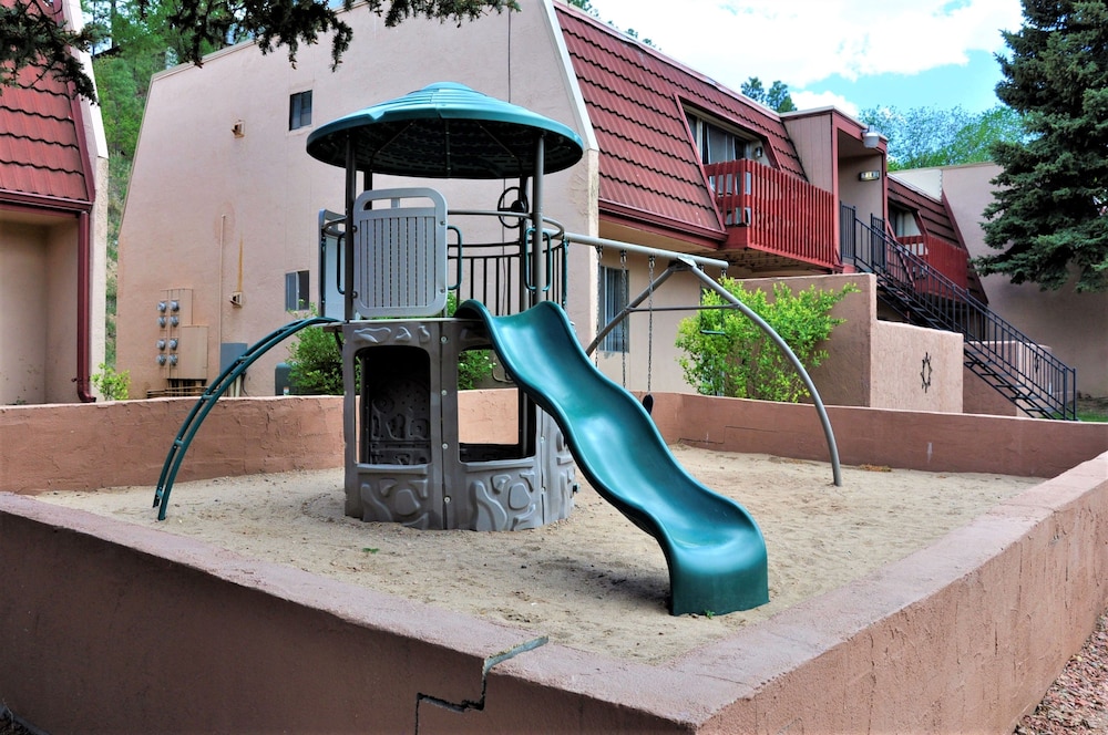 Pinecliff Village Resort 53/69