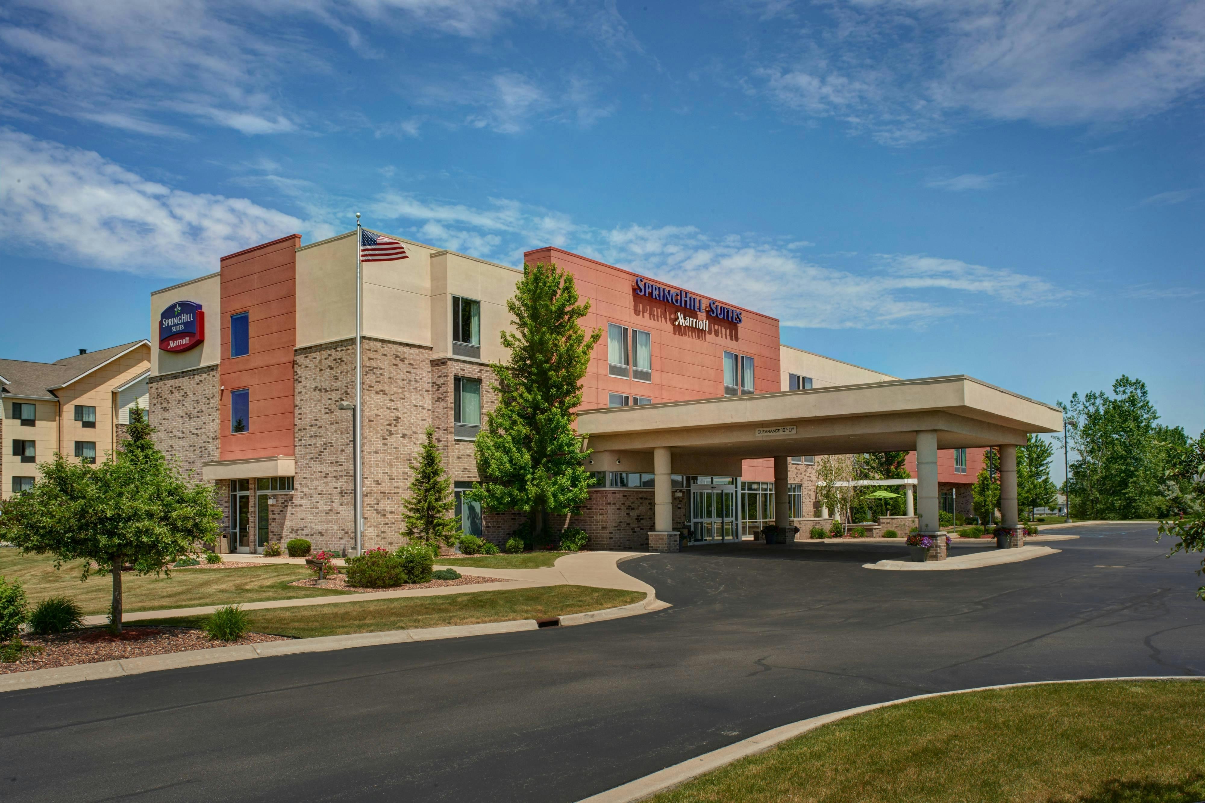 Springhill Suites By Marriott Saginaw 33/34