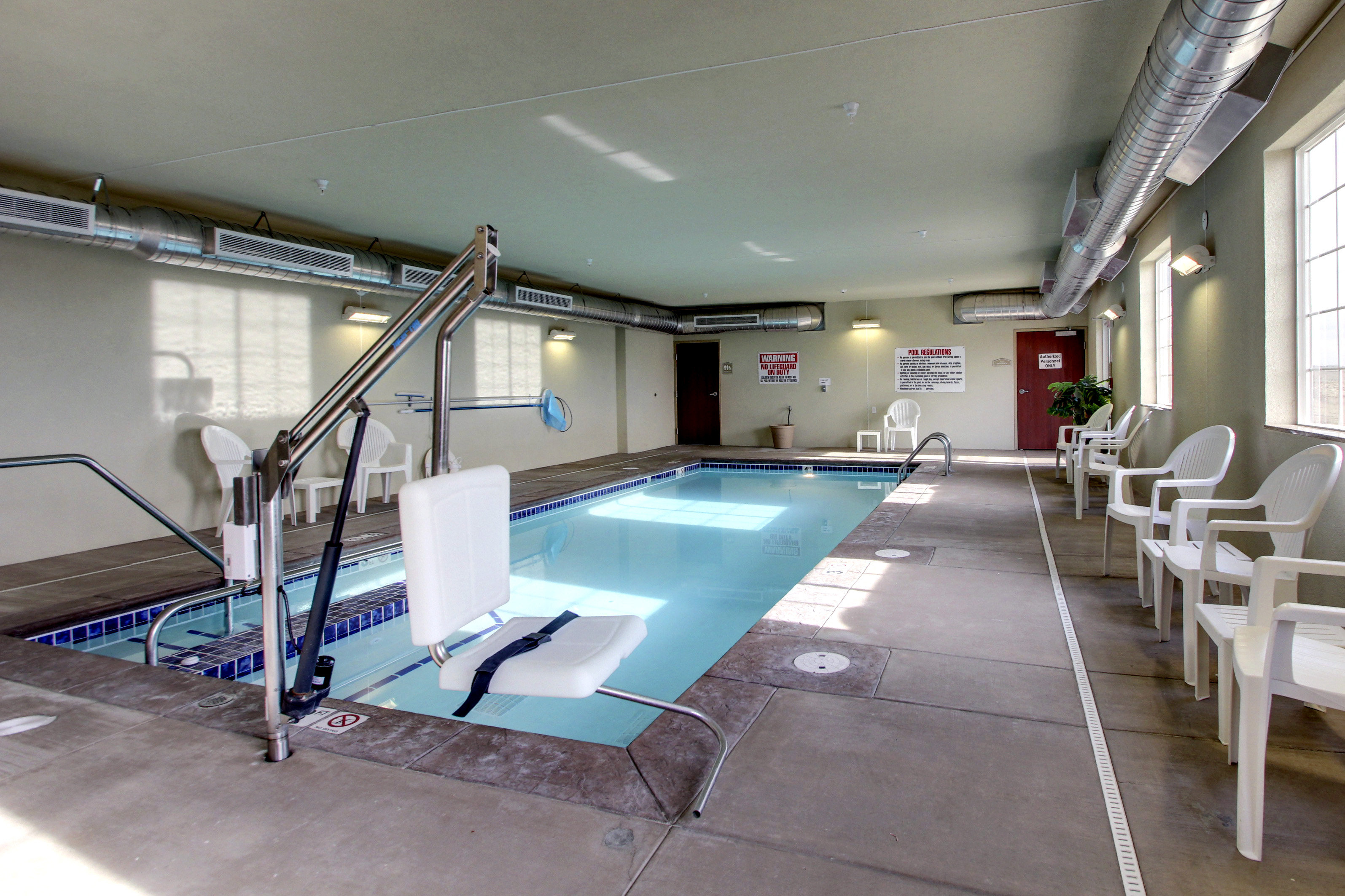 Cobblestone Hotel Wayne 24/44