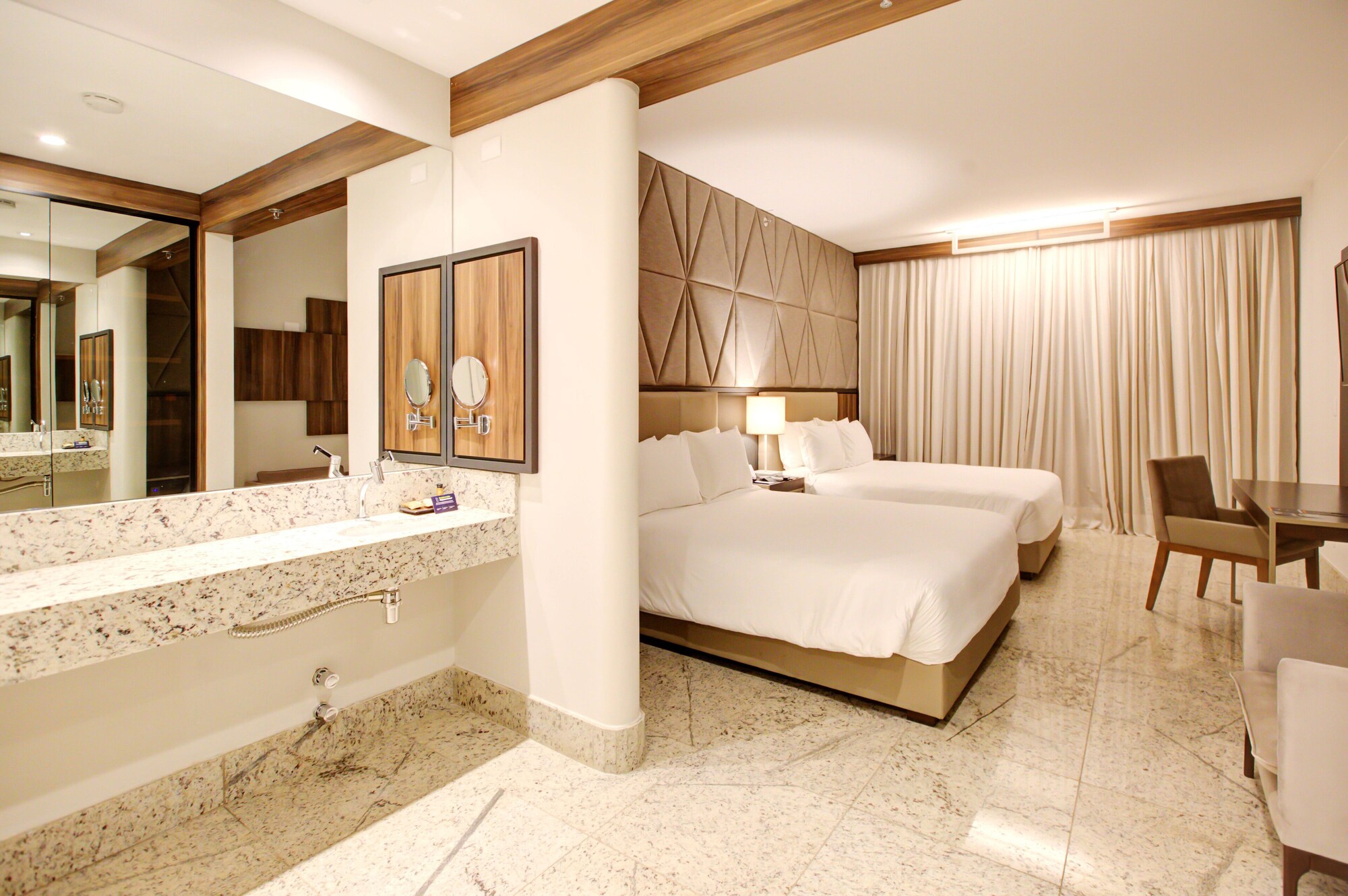 1 BEDROOM, DELUXE, DOUBLE OR TWIN BED, ACCESSIBLE