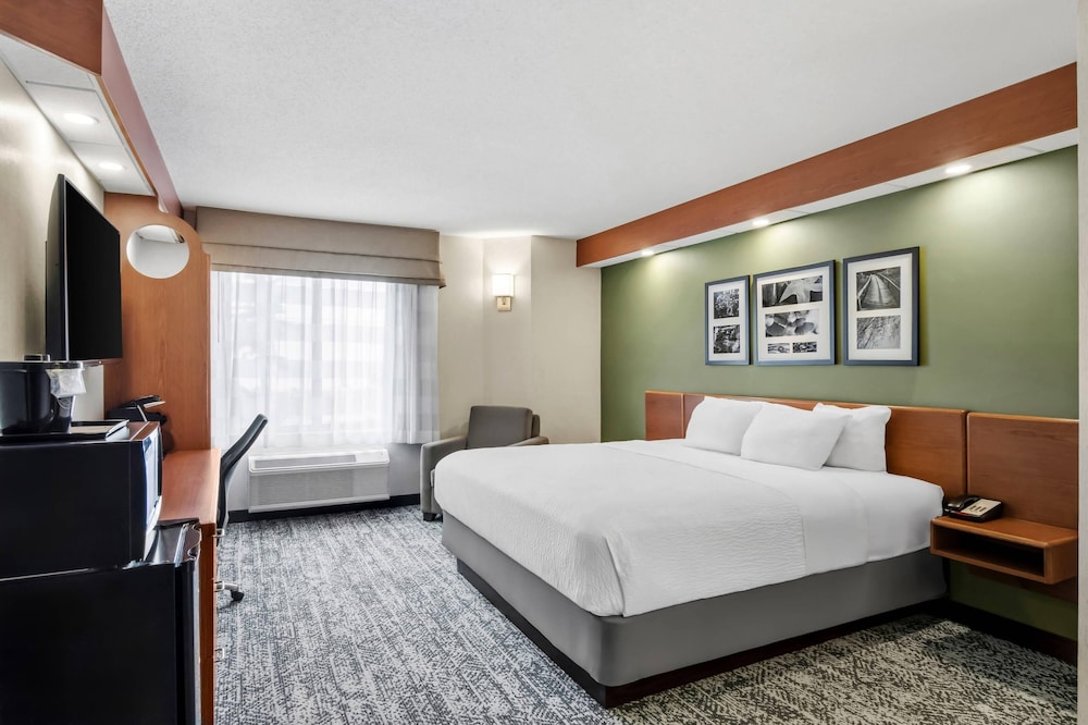 Sleep Inn & Suites Bay View Acme - Traverse City 21/68