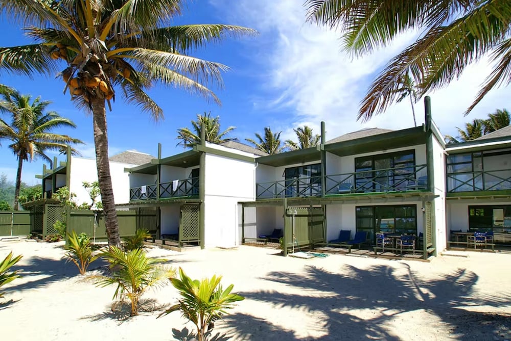 Avana Waterfront Apartments 62/64