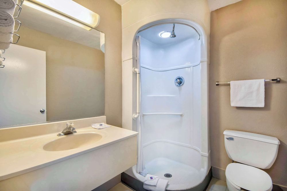 Motel6 Jonesboro, AR 33/37