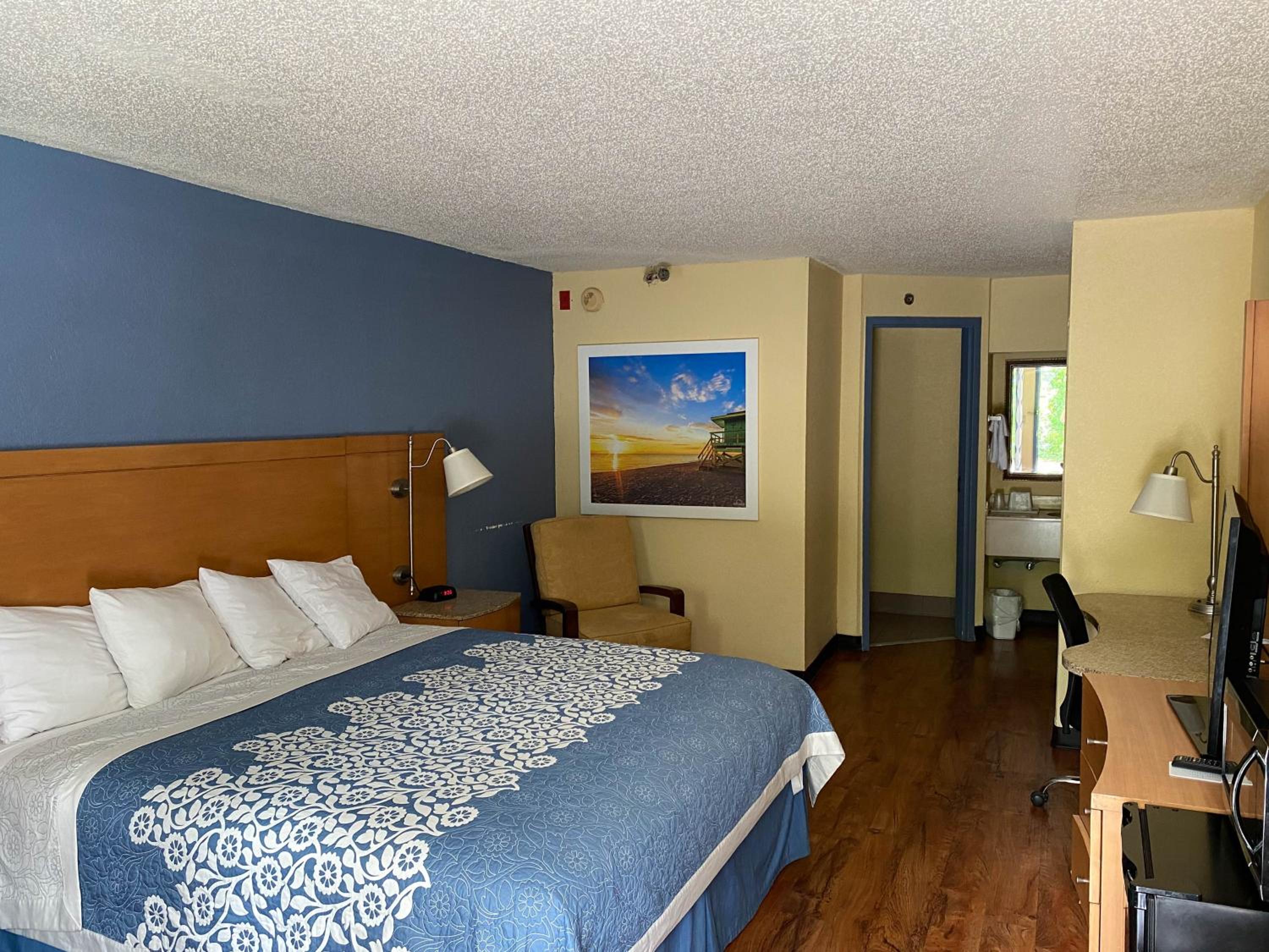 ROOM, KING BED, ACCESSIBLE