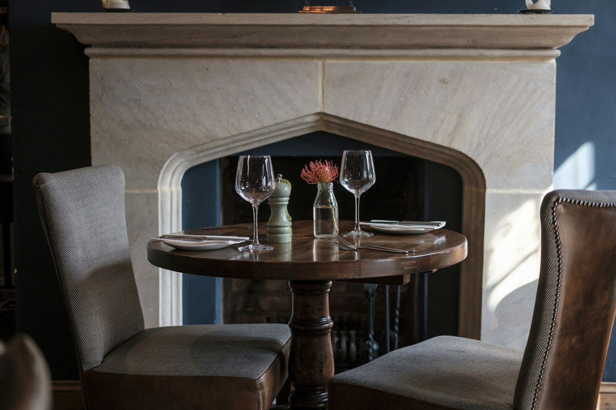 The White Hart Hotel 13/14