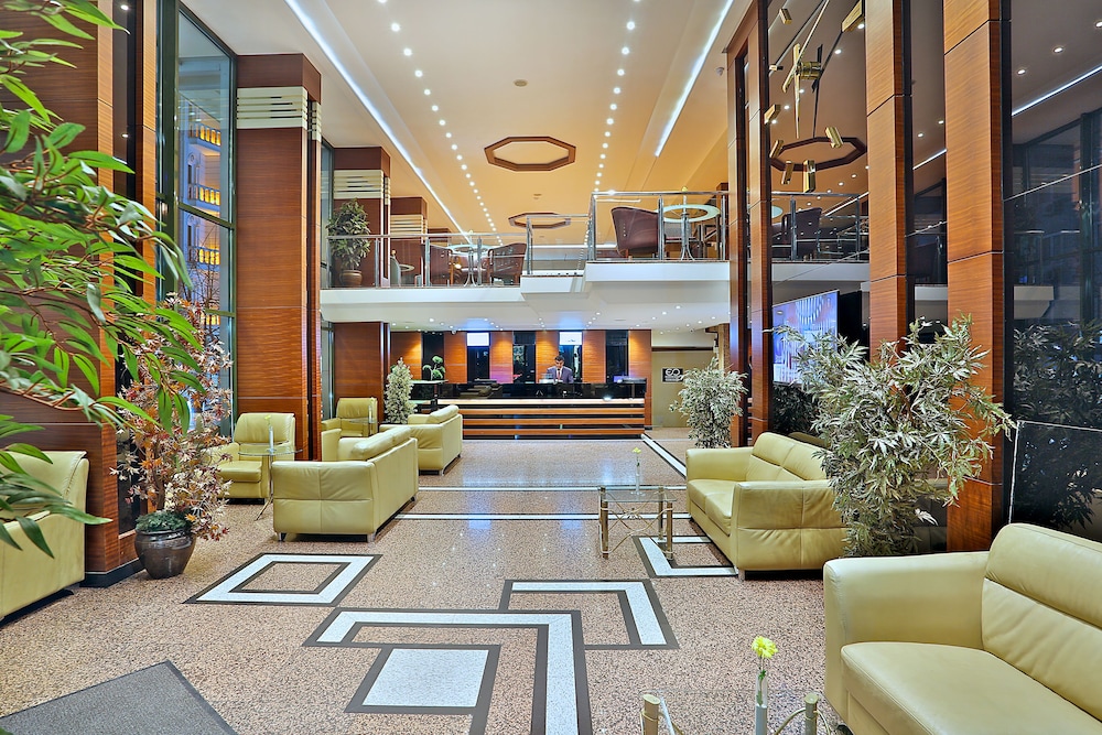 Grand Madrid Hotel 6/34
