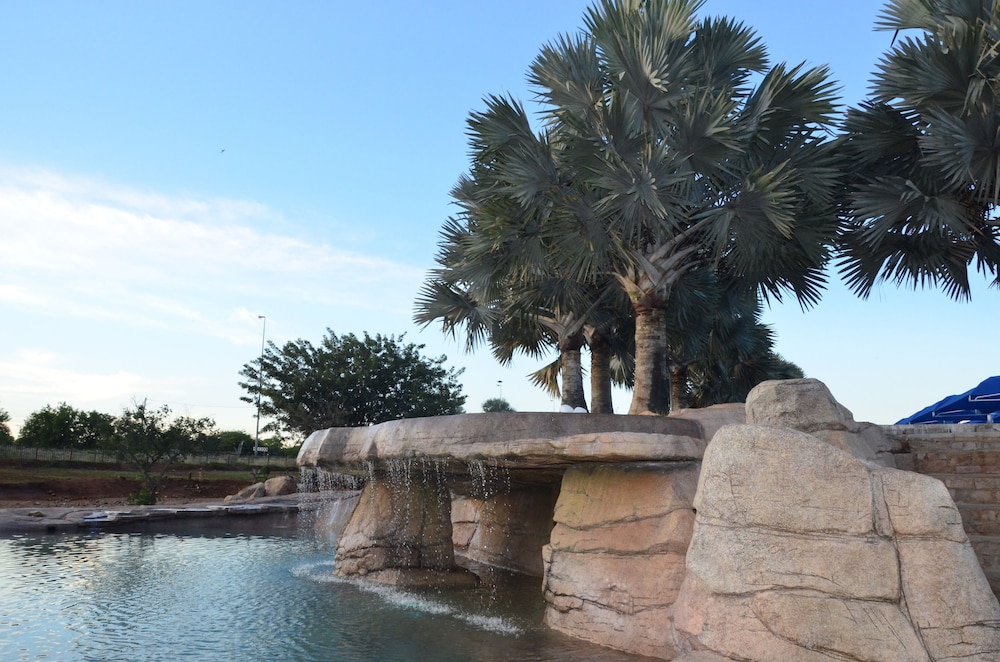 Sand River Resort 44/48