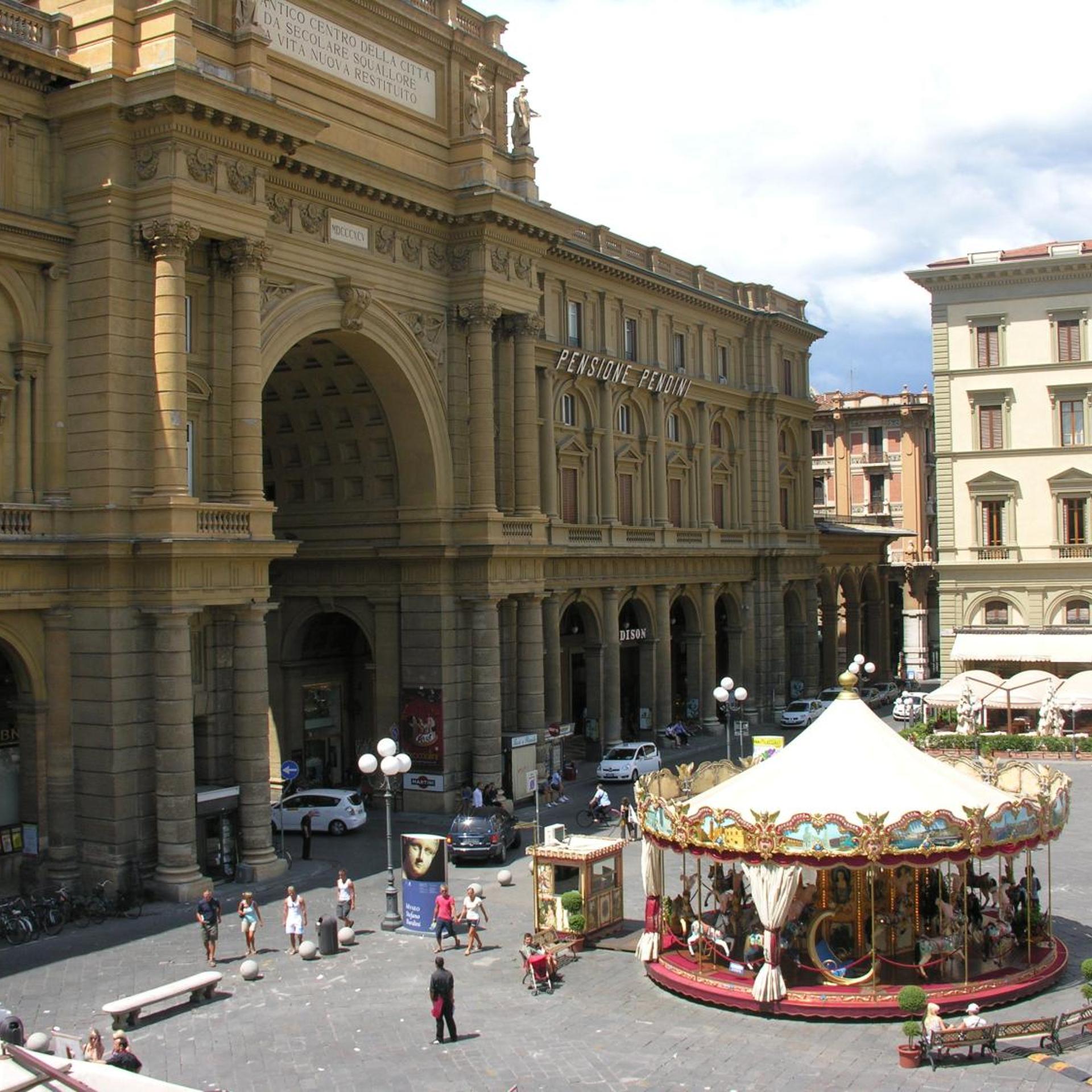 Residence La Repubblica & Piazza della Repubblica, 4 42/50