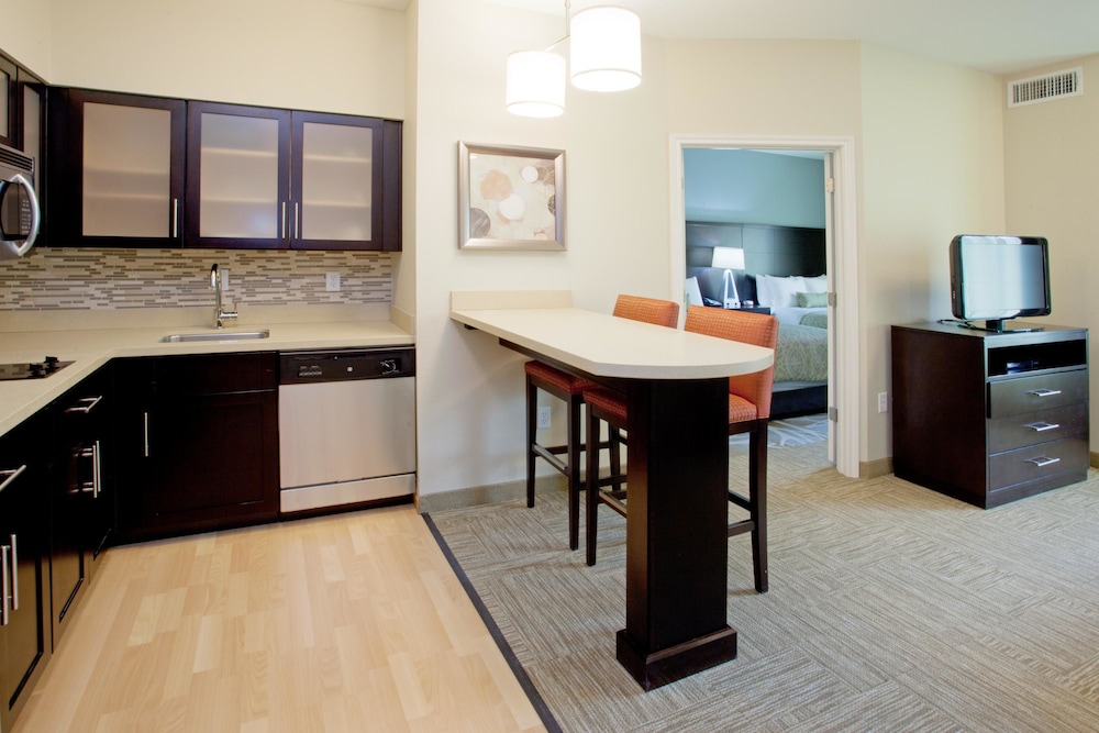Staybridge Suites Tyler University Area 68/80