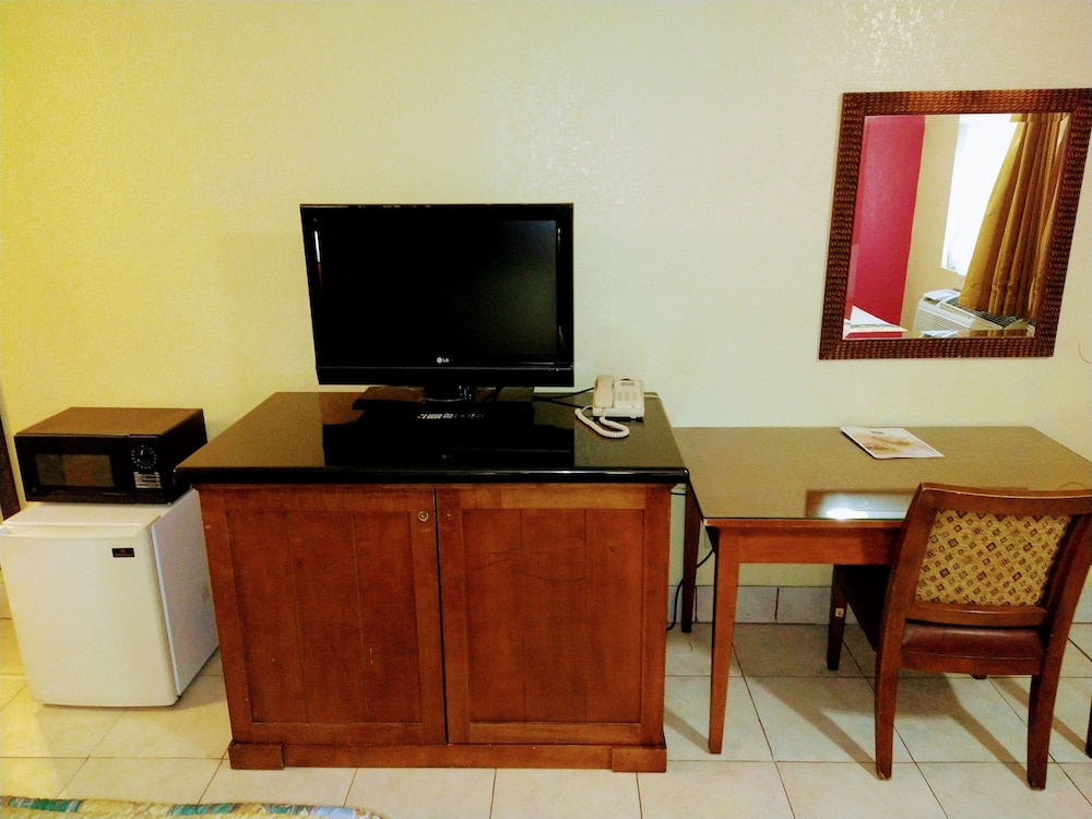 Ocotillo Apartments & Hotel 27/40