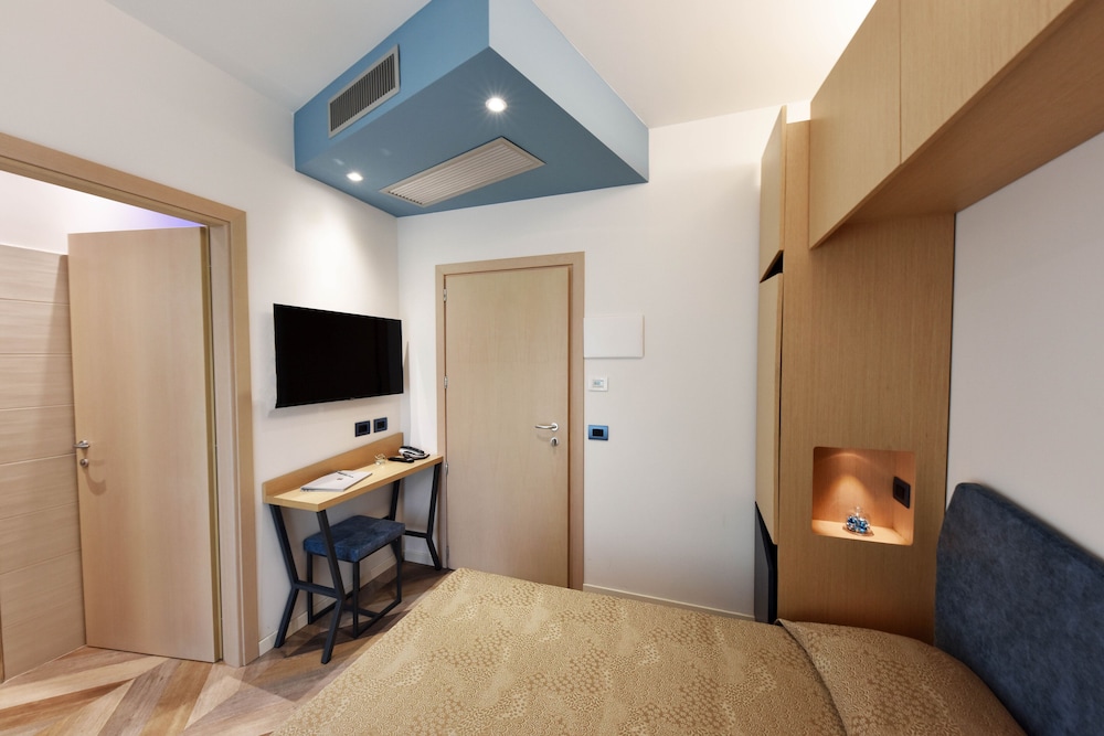 Color Hotel Rimini 61/69