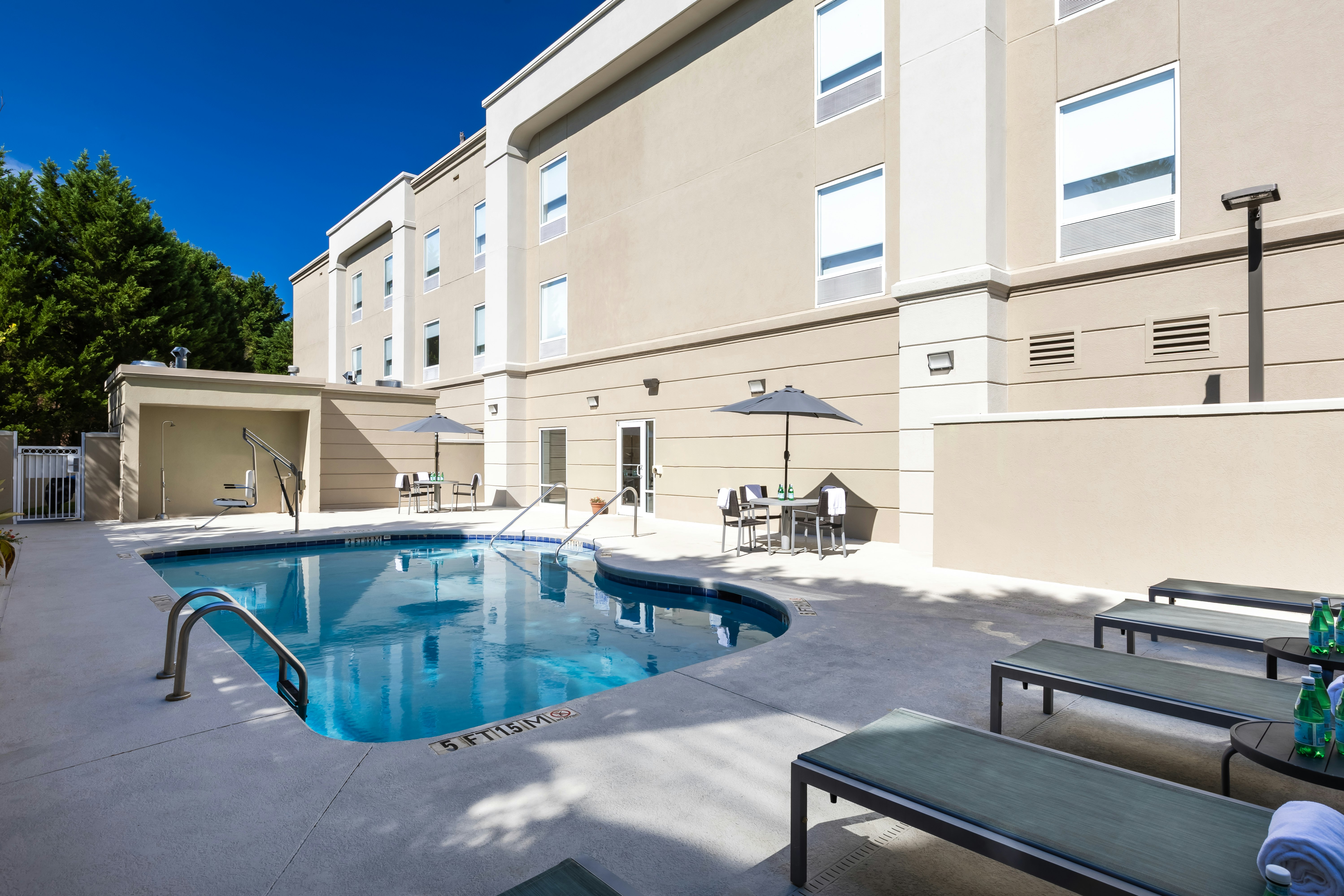 Hampton Inn Easley 8/72