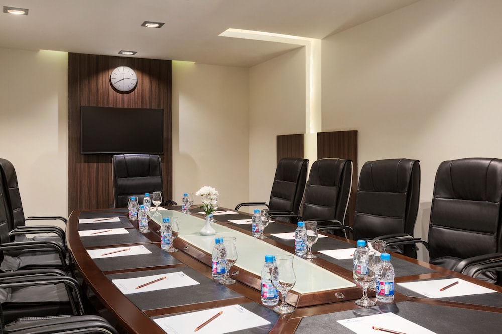 فندق هوارد جونسون الدمام(Howard Johnson by Wyndham Dammam) 40/43