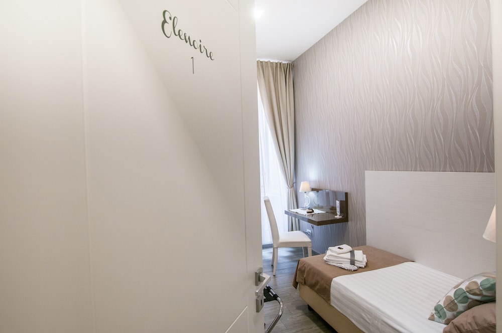 Elenoire Rooms & Suite 28/48