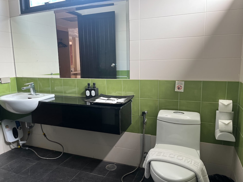 Ramada By Wyndham Aonang Krabi 50/50