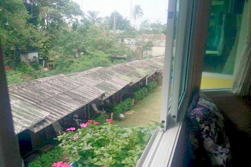 Arunee Resort Koh Chang 37/40