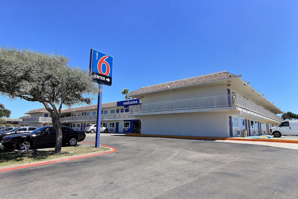 Motel6 Corpus Christi, TX - East - North Padre Island 42/58