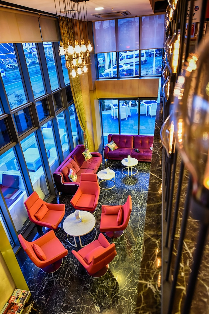Kuhla Hotel 32/42