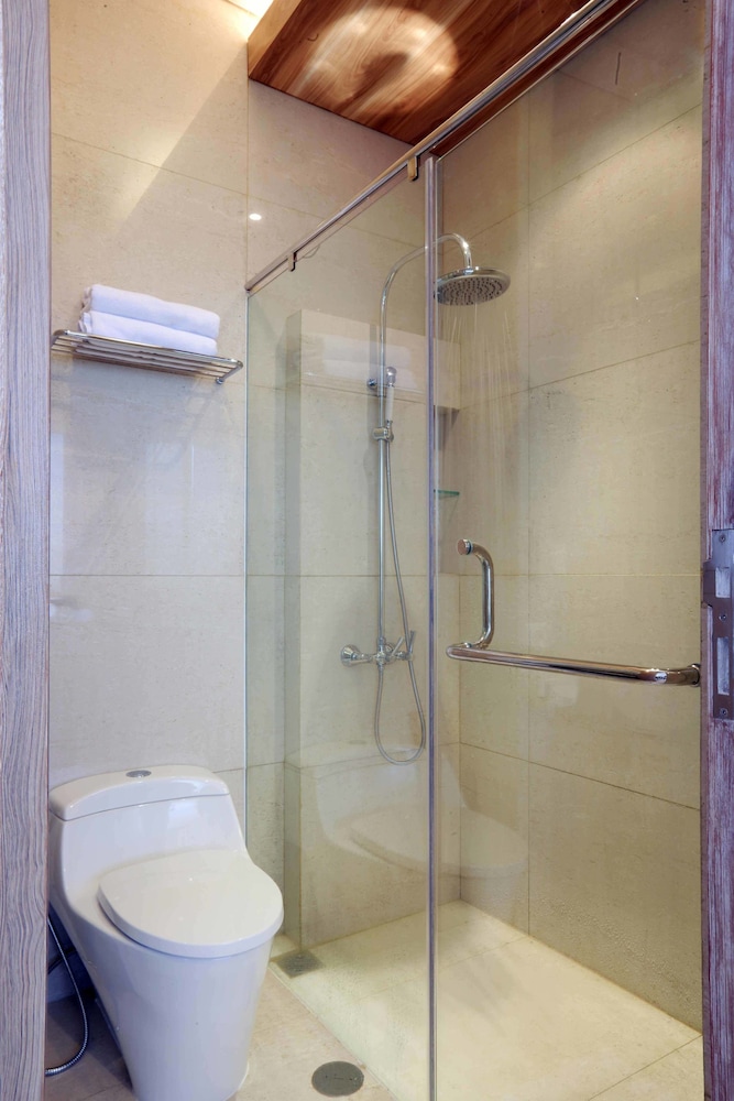 Mahogany Boutique Hotel 49/50