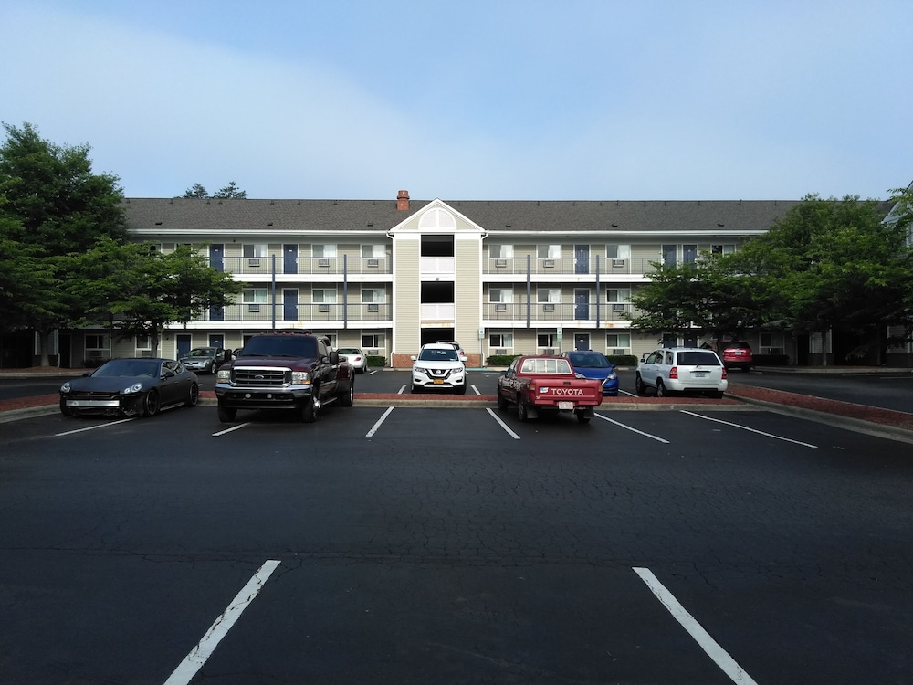 Studio 6 Extended Stay - Greensboro, NC - I-40 41/48