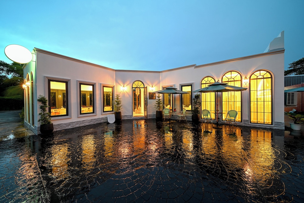 THE KIRI VILLAS RESORT 30/69