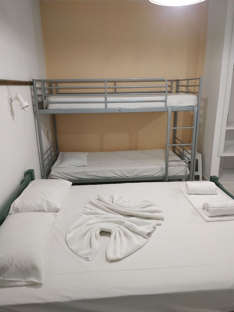 Renia Hotel 24/60