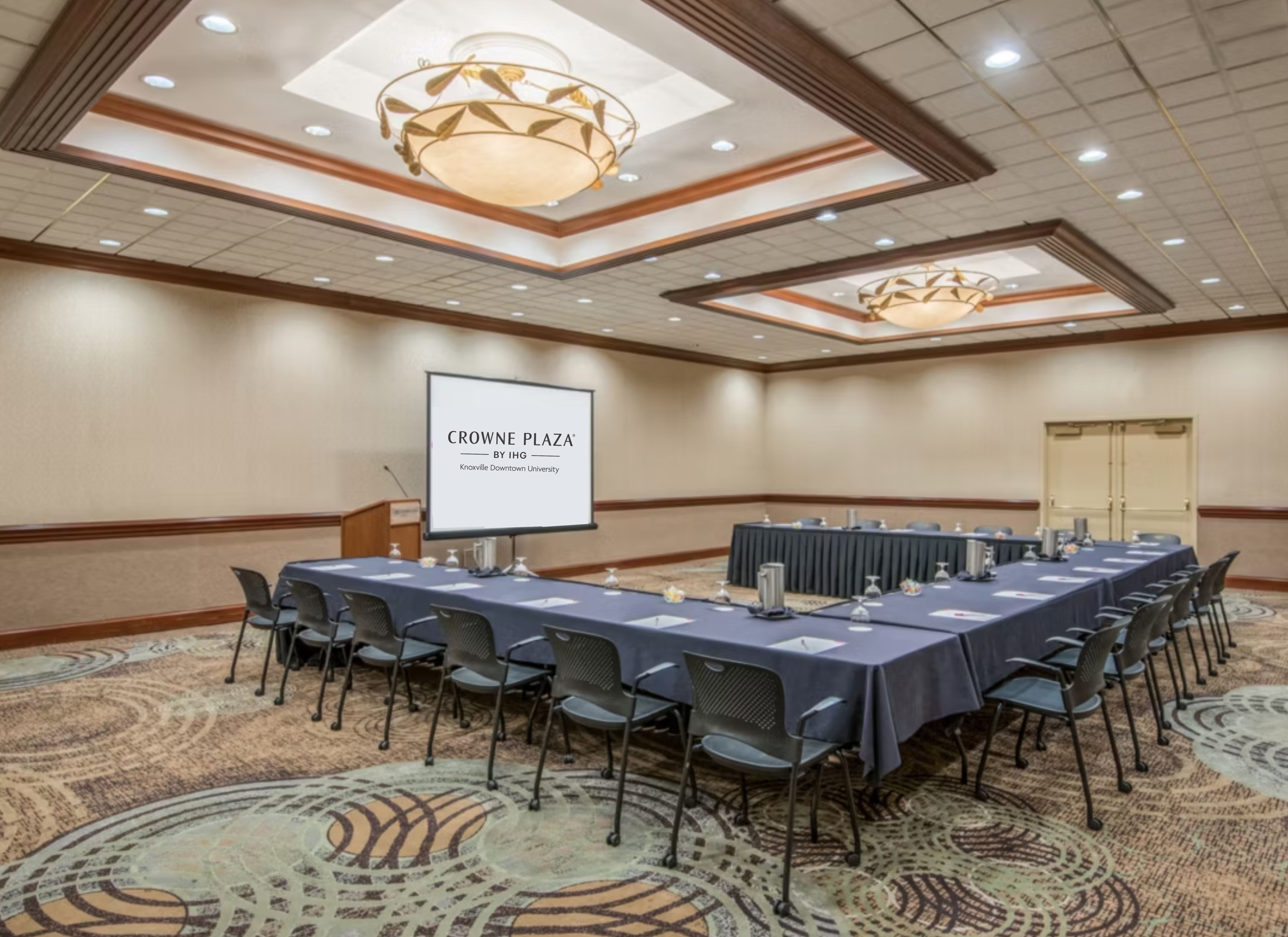 Crowne Plaza Hotel Knoxville Downtown University 69/81