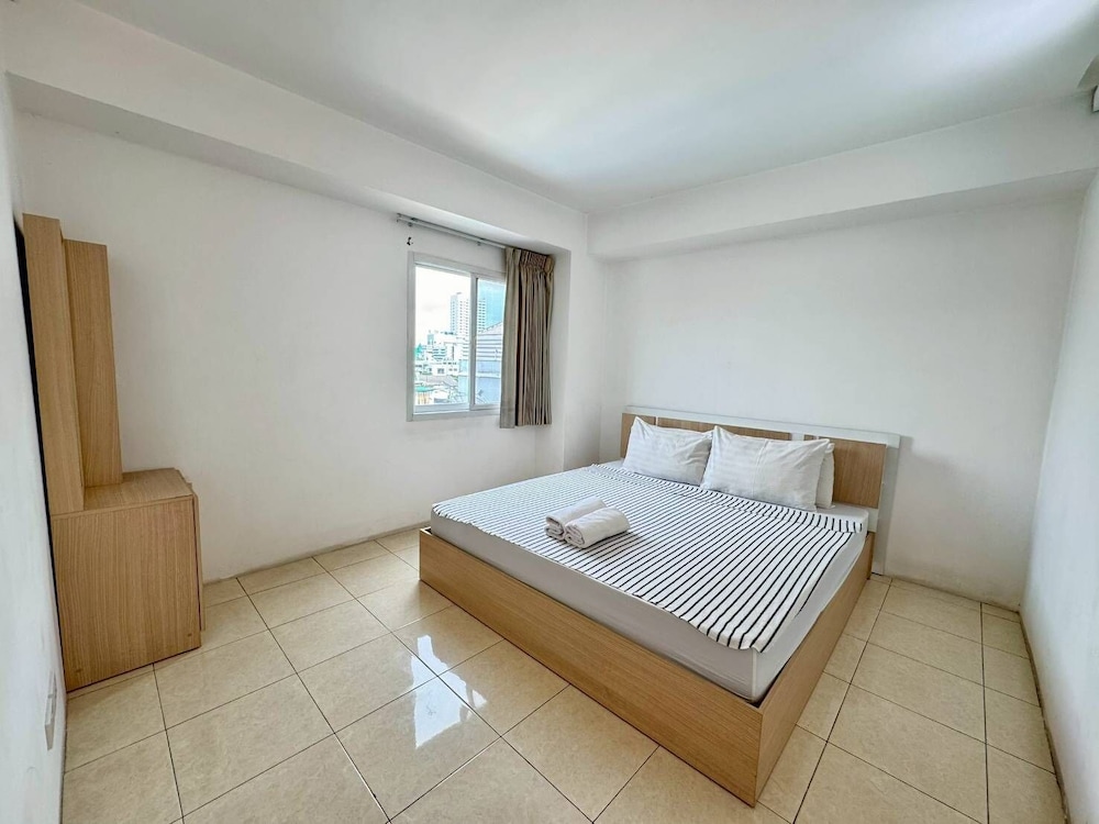Capital O 411 Grandview Condo 15 23/58
