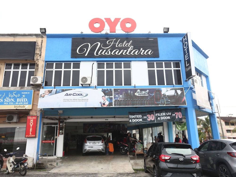 Oyo 89435 Nusantara Group Hotel 1/17