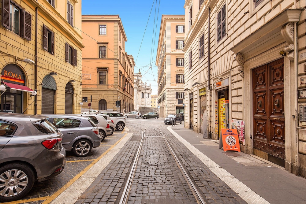 ECCE ROMA SUITES 41/47