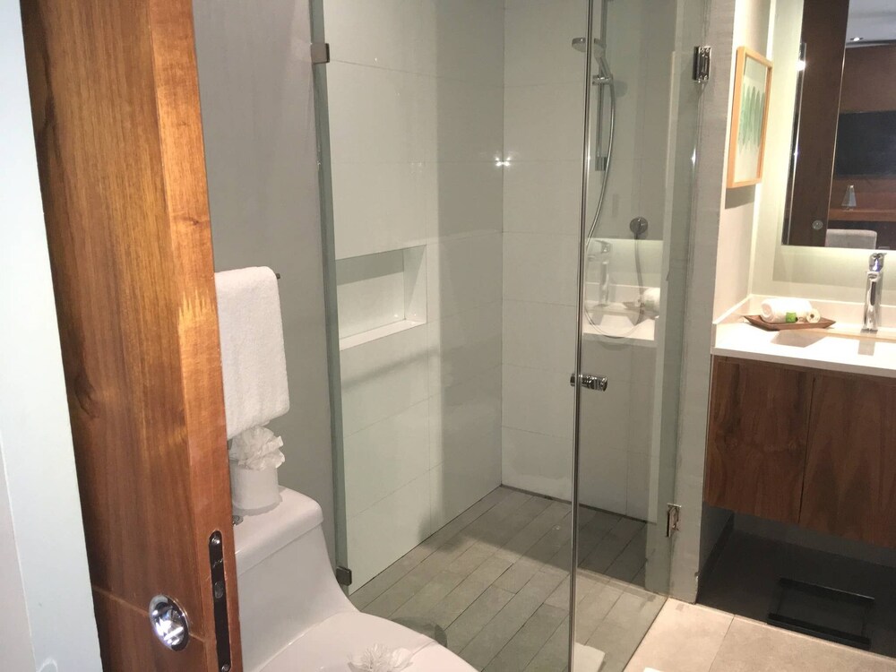 IT Boutique Hotel and Restaurant 73/73