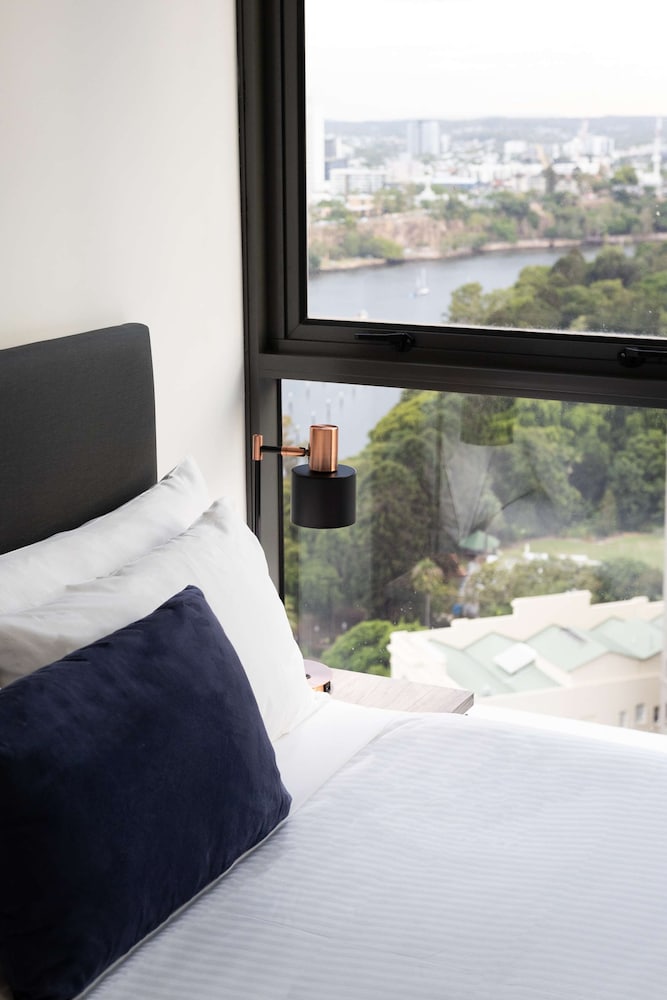 Oaks Brisbane Felix Suites 25/42