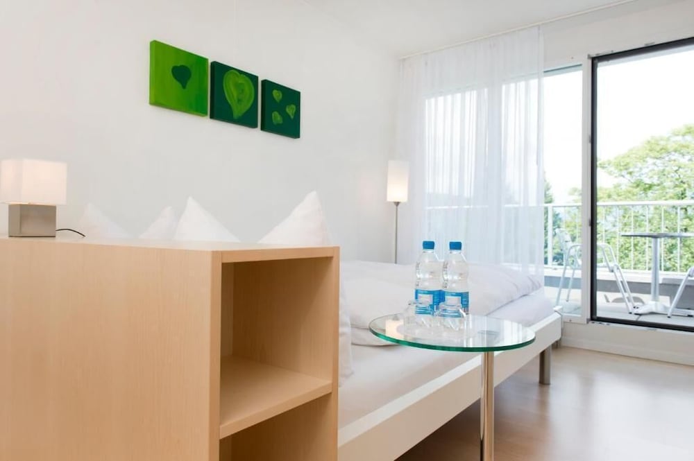 Basic, Double Bed
