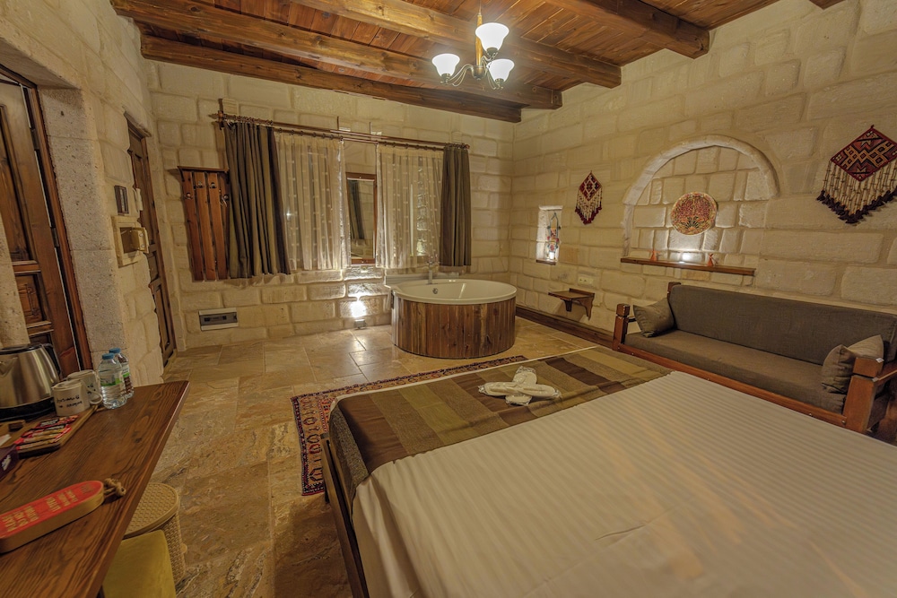 Zara Cave Hotel 24/50