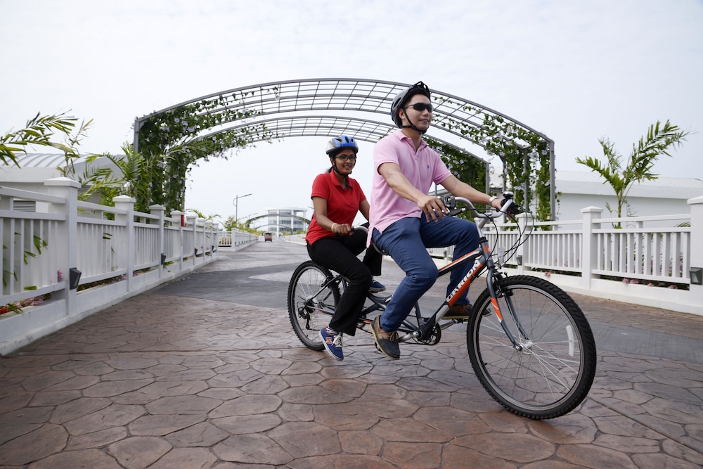 Lexis Hibiscus Port Dickson 25/48