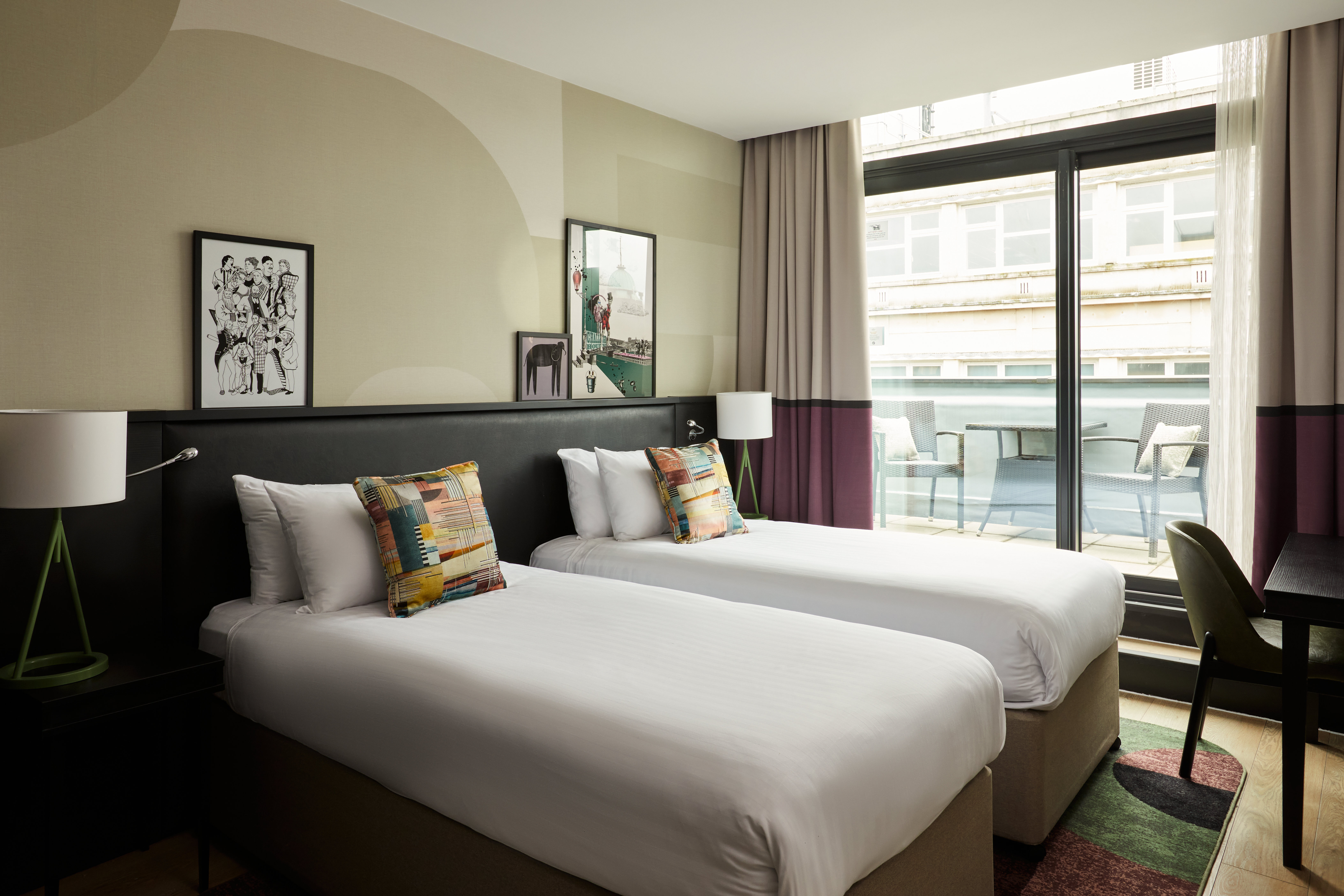 Room, Twin Beds, Balcony