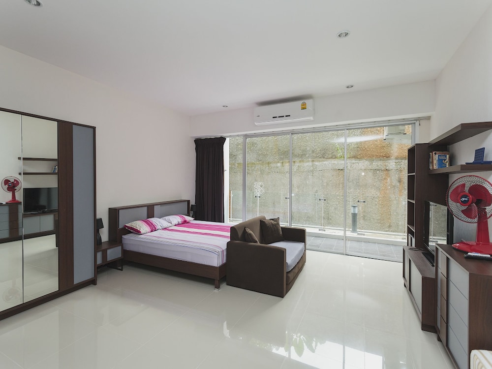Chic Condo Karon 26/61