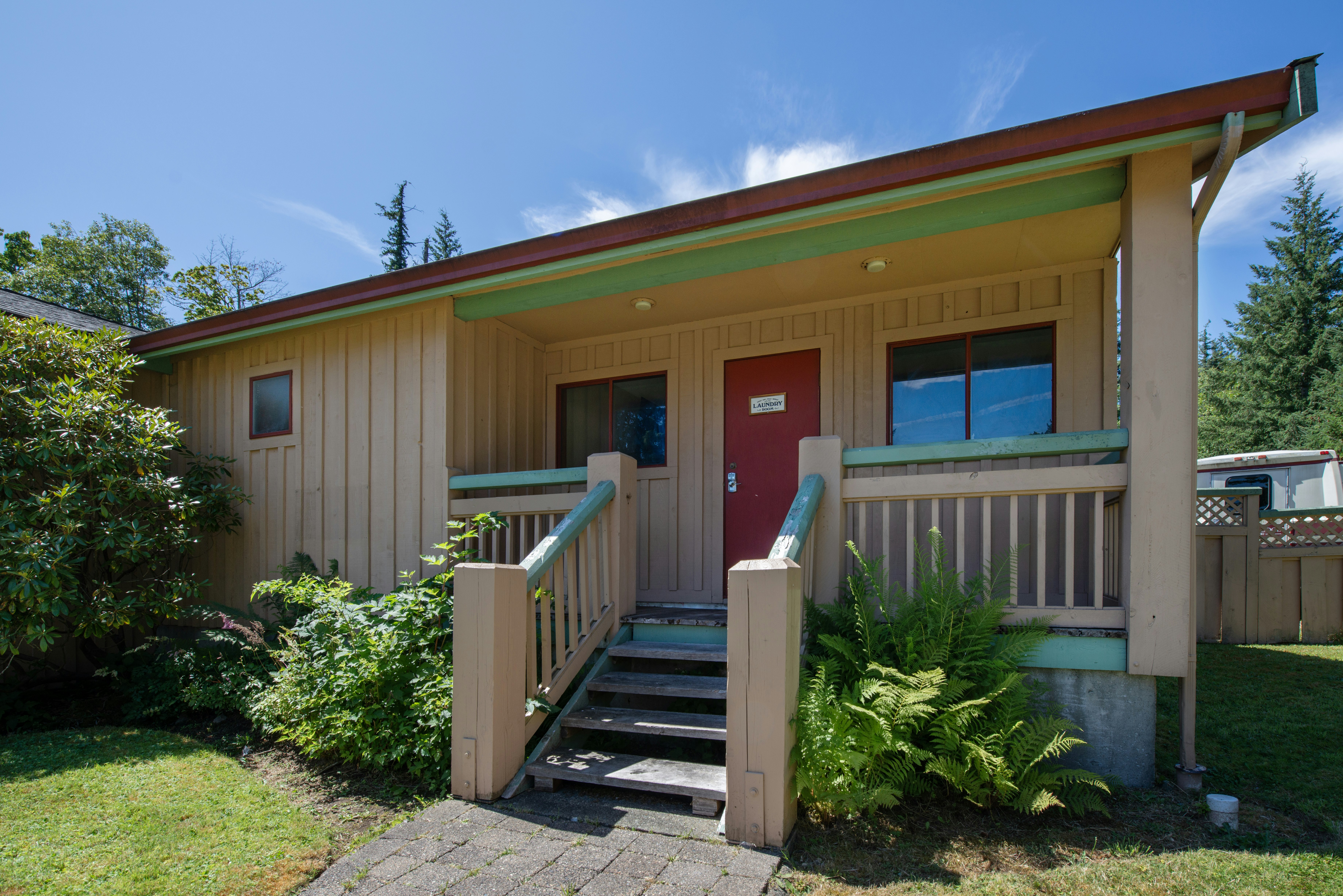 Painter's Lodge 2/50